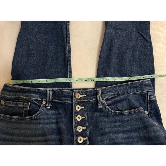 Torrid jeans size 14S buttton closure distressed with hole - Picture 9 of 9